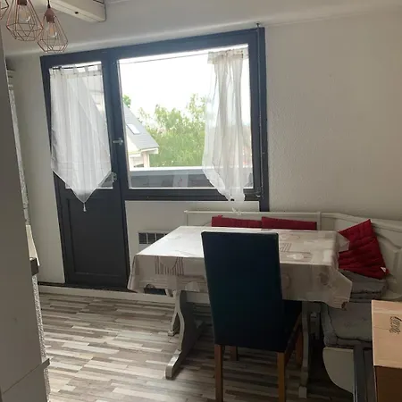 En Attique 2 Balcons 50m2 Au Calme アパート ホエンハイム